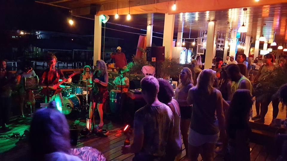 Hostel Mamallena Bocas Del Toro (Adults Only) Экстерьер фото